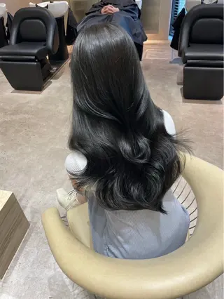 セミロング カラー レイヤー似合わせ 透明感カラーりきやのヘアスタイル