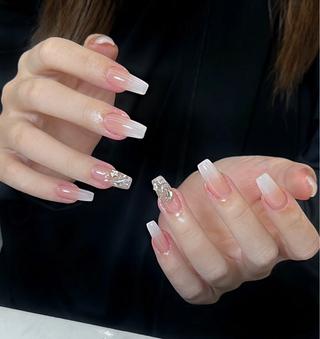 カラー エリ🫧 nail池袋東口のネイルデザイン