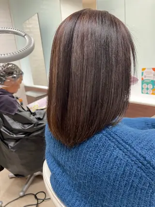 セミロング moe   美髪矯正 ツヤツヤストレートのヘアスタイル