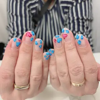 ネイル mano nella manoのネイルデザイン