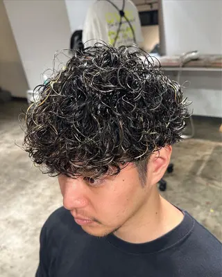 ミディアム パーマ 【メンズ職人】 ✂️佐藤友のヘアスタイル