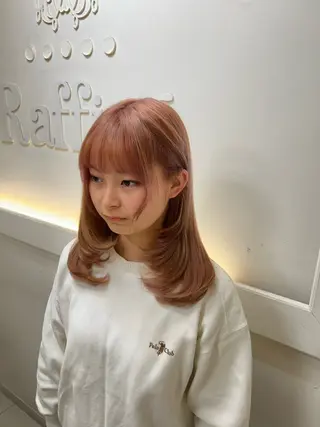 ミディアム カラー 山端 梨音のヘアスタイル