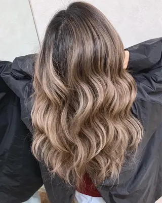 セミロング 穐田 司樹のヘアスタイル