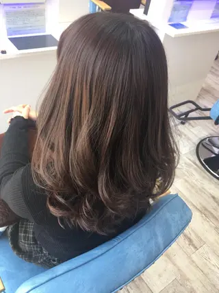 セミロング カラー 白井 つづりのヘアスタイル