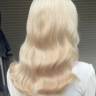 セミロング カラー MOMO艶髪 🩵モテカラーのヘアスタイル