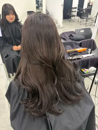 ミディアム カラー ヘアアレンジ 🌈くれは🎨デザイ ン🌟ダメージレスのヘアスタイル