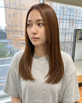 ロング カラー 桃木 杏奈のヘアスタイル