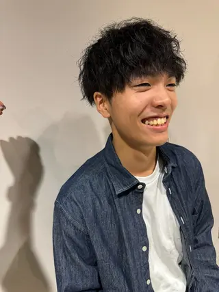ミディアム パーマ メンズ 似合う髪型見つけます AYAKAのヘアスタイル