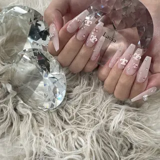 ネイル lavia🖤 ayumiのネイルデザイン