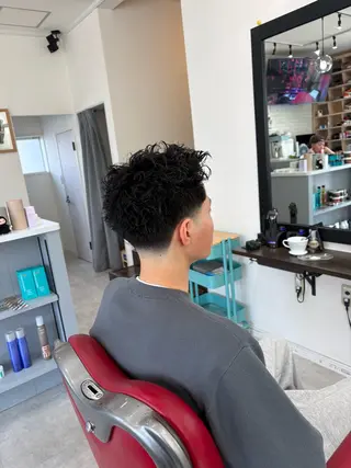 ショート パーマ メンズ 本間 颯太のヘアスタイル