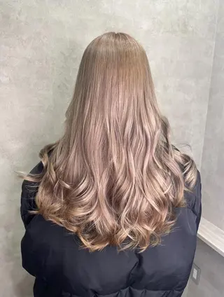 セミロング 🌈ハイトーンカラー /艶カラー🌈たくやのヘアスタイル