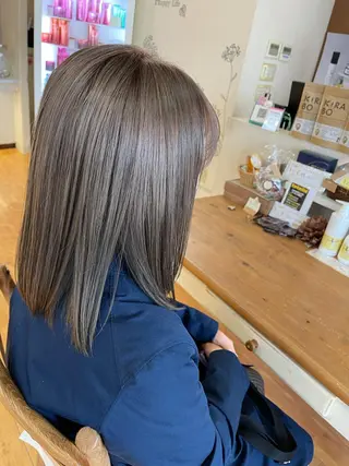 セミロング 梶谷 和希のヘアスタイル