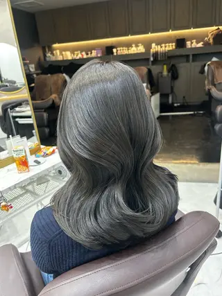 ミディアム カラー ヘアアレンジ ブリーチなしカラー/ ブラウン/レイヤーのヘアスタイル