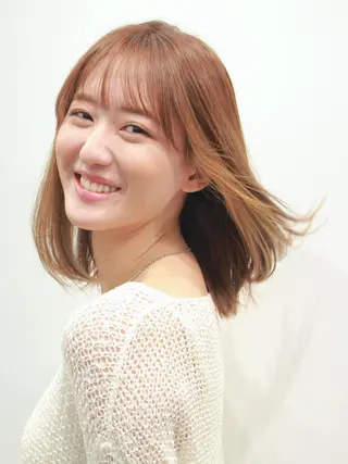 セミロング カラー 千脇 望美のヘアスタイル