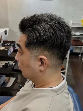 ショート メンズ 金城 宏宜のヘアスタイル