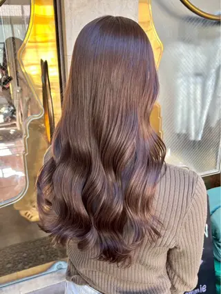 カラー 艶カラー🦖 🤍SARAのヘアスタイル