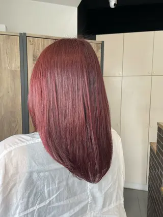 ミディアム カラー 新岡 萌乃のヘアスタイル