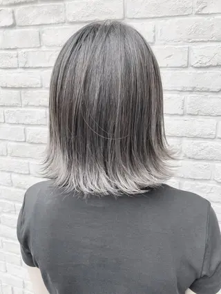 あやか 白髪ぼかしハイライトのヘアスタイル