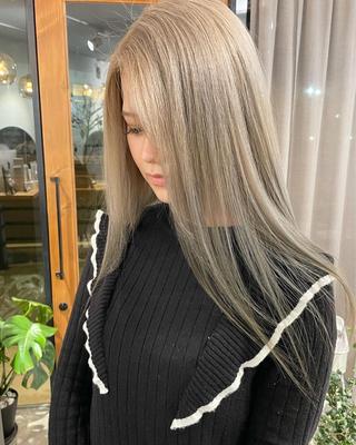 ロング 岸川 恭子のヘアスタイル