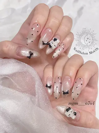 MoON...❤︎ MeGuのネイルデザイン