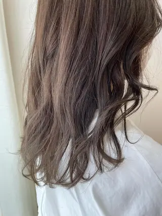 ロング 透明感カラー 🩶🩵🩷AIRIのヘアスタイル