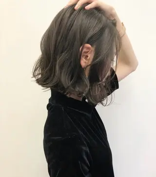ショート カラー 梅田🩵/透明感 花音のヘアスタイル