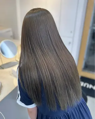 ロング カラー 透け感ベージュ🤎 韓国ヘアtakutoのヘアスタイル