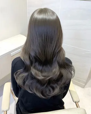 ロング カラー 透明感カラー🌿 グレージュ🐺陽介のヘアスタイル
