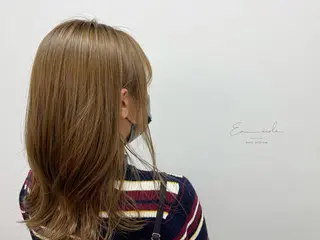 ミディアム 久永 悠加のヘアスタイル