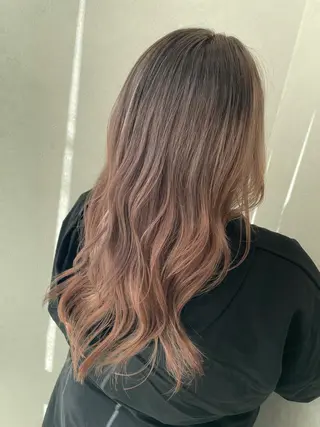 ロング カラー パーマ ヘアアレンジ ハイトーンカラー🤍 山下 優華のヘアスタイル