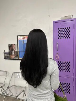カラー miloc sayaのヘアスタイル