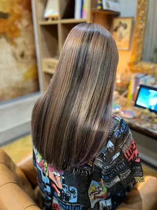 カラー soins de MaLilyのヘアスタイル