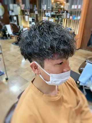 パーマ メンズ 三谷 天兵のヘアスタイル
