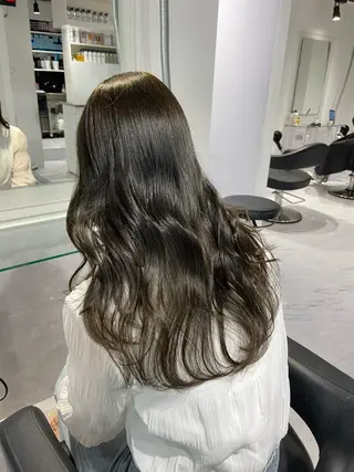 セミロング カラー センターパート特化 井上健太のヘアスタイル