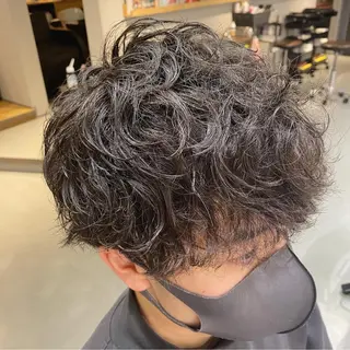ショート パーマ メンズ 梅田茶屋町メンズ 専門美容師 山元一平のヘアスタイル