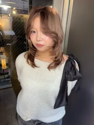 ミディアム 心斎橋/デザインカラ ー/海外風/ナツミのヘアスタイル