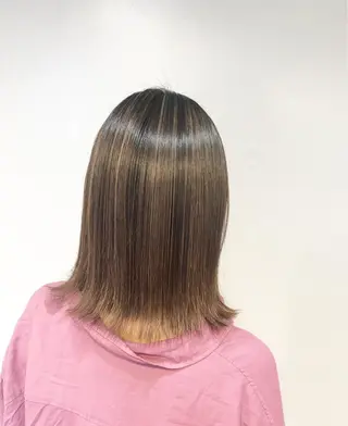 セミロング カラー 髪質改善で 憧れの潤艶美髪にのヘアスタイル