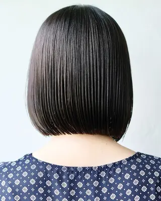 ショート ルプラボウ/梨菜/ ハイトーン/ブリーチのヘアスタイル