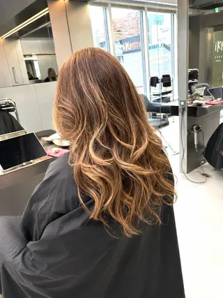 ロング 🫧バレイヤージュ/ ハイライト/ミズキのヘアスタイル