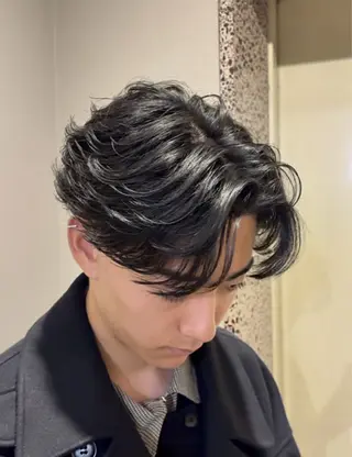 パーマ メンズ センターパート/フェ ザー🔥SHUYAのヘアスタイル