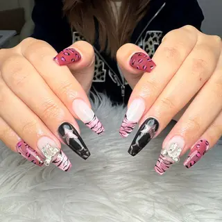ネイル T. Leeのネイルデザイン
