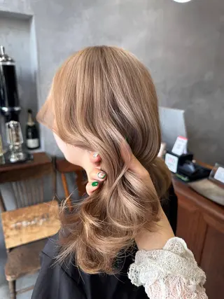 カラー 新川 月菜のヘアスタイル