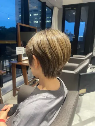 ショート カラー FORCE 荻原卓冶のヘアスタイル
