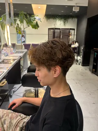 パーマ メンズ 井上 慈温のヘアスタイル