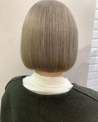 ショート カラー hubhair レイヤー/透明感のヘアスタイル