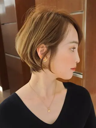 ショート 中高下 由真のヘアスタイル