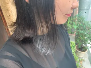 ミディアム カラー 加茂 しのぶのヘアスタイル