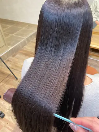 ロング 山口 栞奈のヘアスタイル