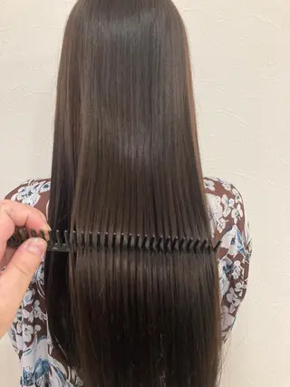 カラー Misirlou Hairのヘアスタイル