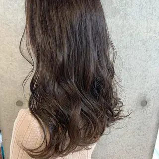 ロング 梅本 有希のヘアスタイル